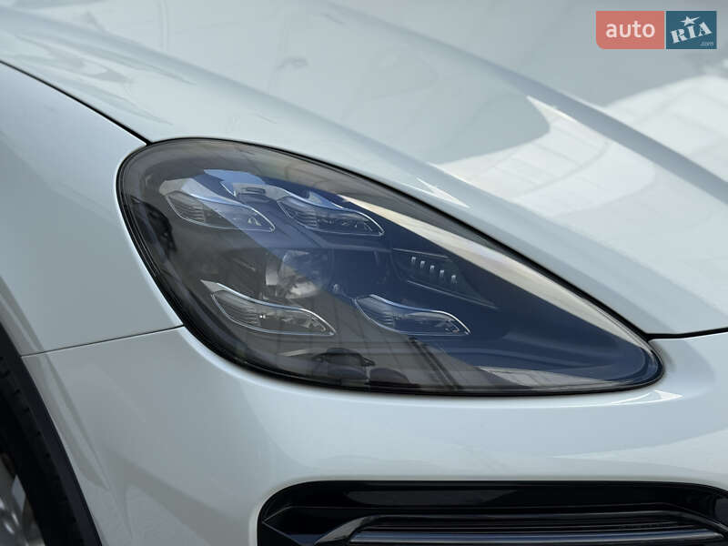 Внедорожник / Кроссовер Porsche Cayenne 2018 в Киеве