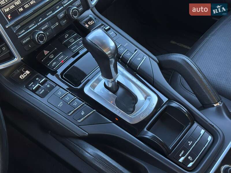 Позашляховик / Кросовер Porsche Cayenne 2014 в Києві
