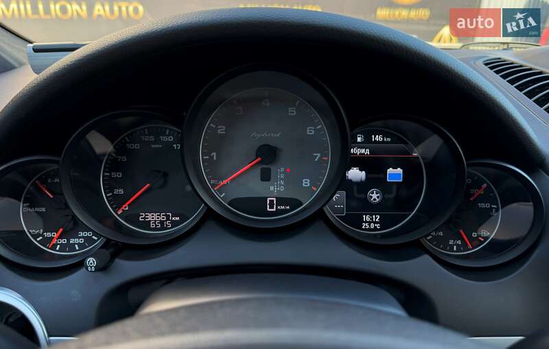 Позашляховик / Кросовер Porsche Cayenne 2014 в Києві