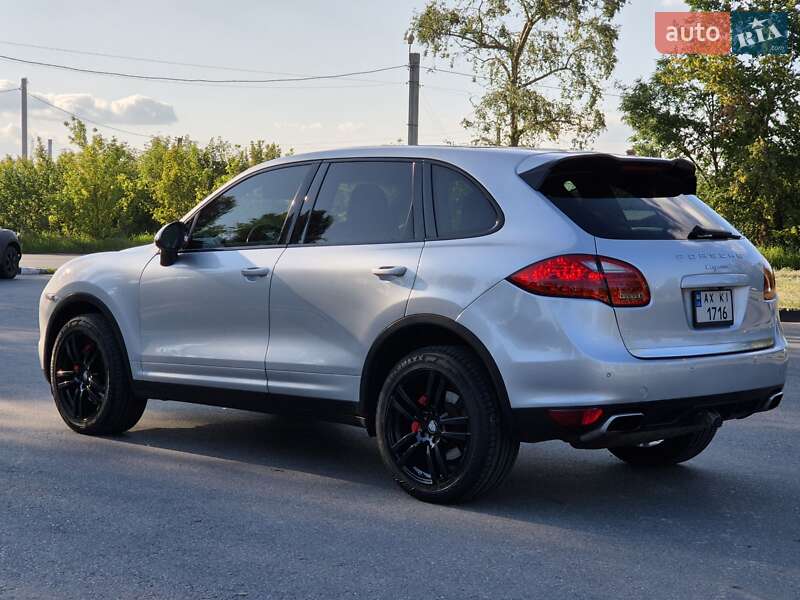 Внедорожник / Кроссовер Porsche Cayenne 2013 в Харькове