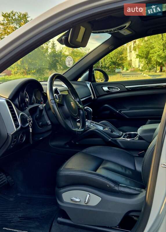 Внедорожник / Кроссовер Porsche Cayenne 2013 в Харькове