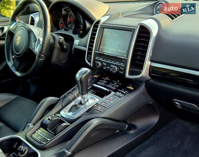 Внедорожник / Кроссовер Porsche Cayenne 2013 в Харькове