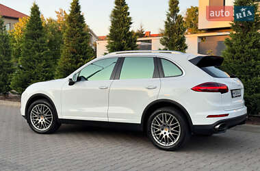 Внедорожник / Кроссовер Porsche Cayenne 2016 в 