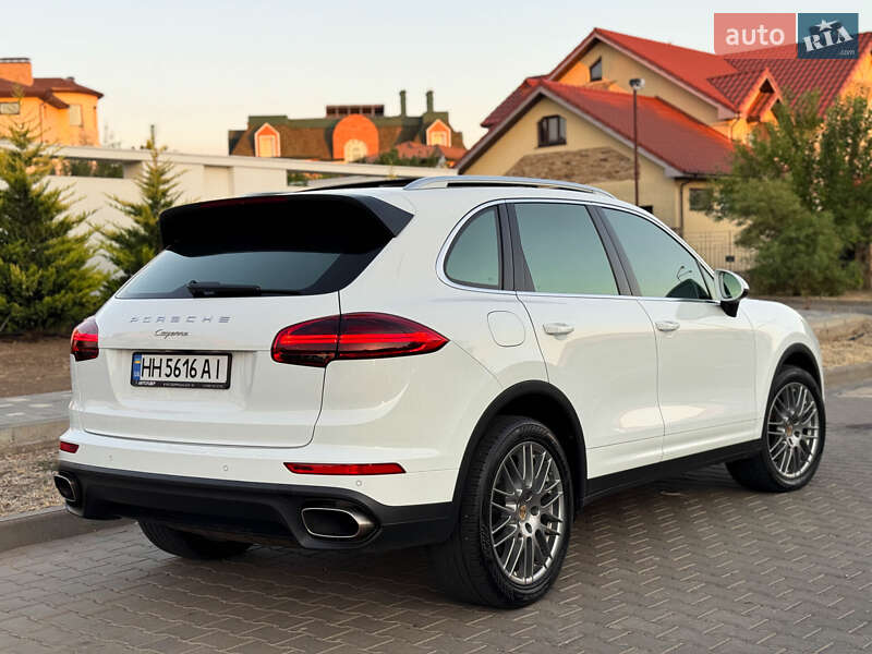 Позашляховик / Кросовер Porsche Cayenne 2016 в Одесі