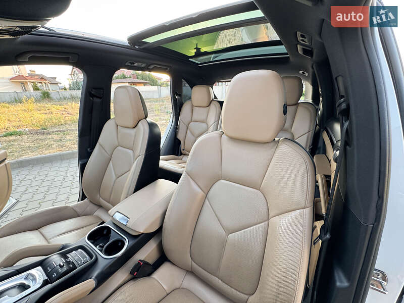 Позашляховик / Кросовер Porsche Cayenne 2016 в Одесі