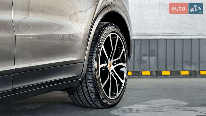 Внедорожник / Кроссовер Porsche Cayenne 2021 в Ровно