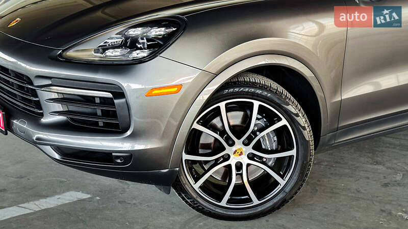 Внедорожник / Кроссовер Porsche Cayenne 2021 в Ровно