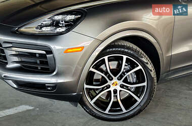 Внедорожник / Кроссовер Porsche Cayenne 2021 в 