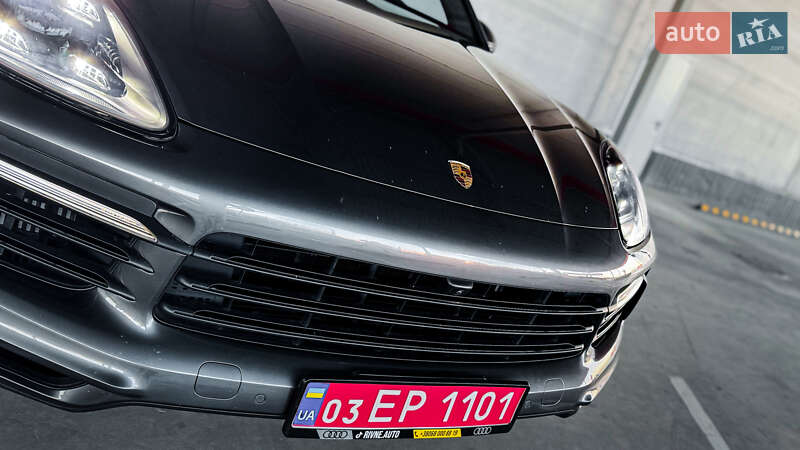 Внедорожник / Кроссовер Porsche Cayenne 2021 в Ровно