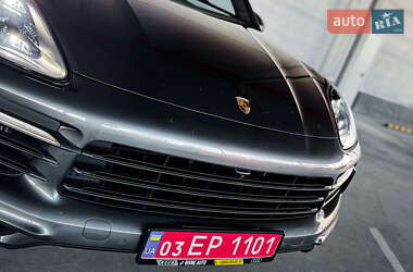 Внедорожник / Кроссовер Porsche Cayenne 2021 в 
