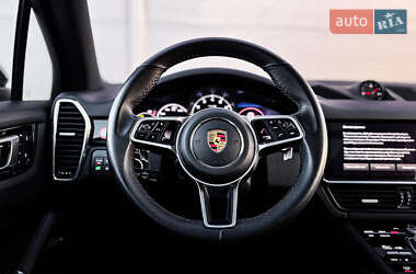 Внедорожник / Кроссовер Porsche Cayenne 2021 в 