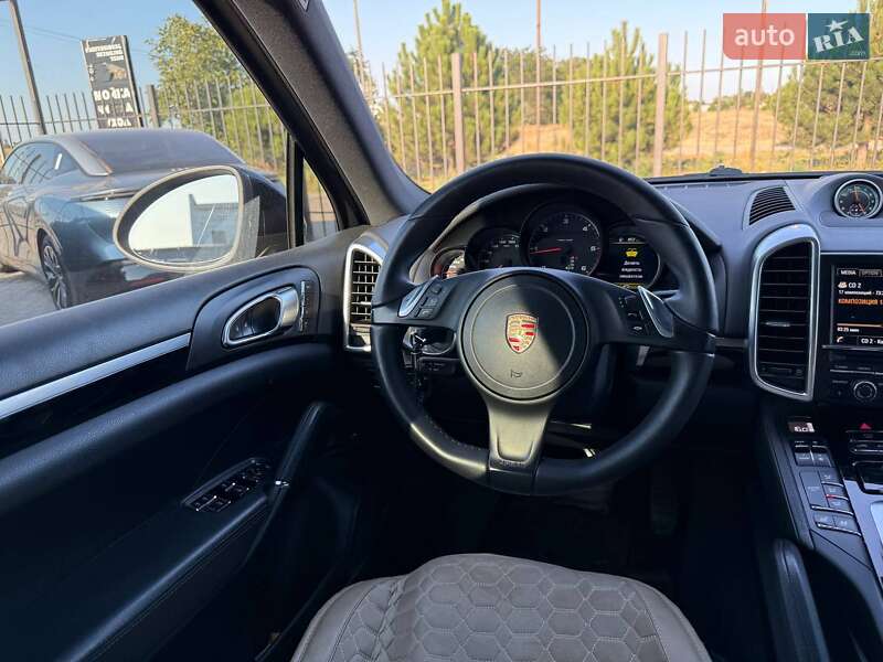 Позашляховик / Кросовер Porsche Cayenne 2013 в Одесі