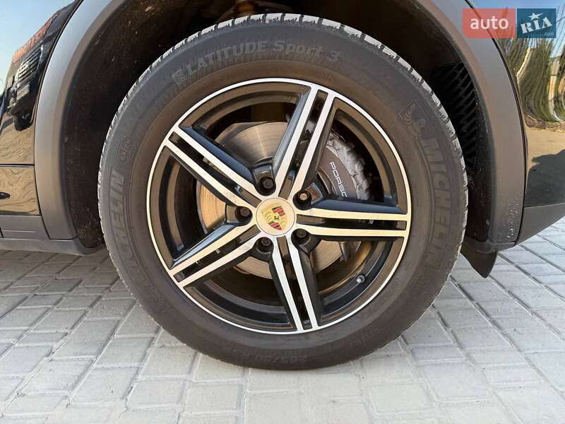 Позашляховик / Кросовер Porsche Cayenne 2013 в Одесі
