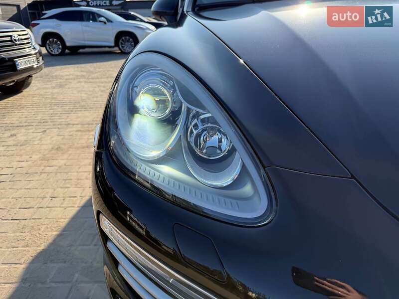 Позашляховик / Кросовер Porsche Cayenne 2013 в Одесі