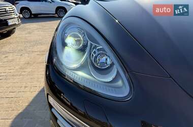 Внедорожник / Кроссовер Porsche Cayenne 2013 в 