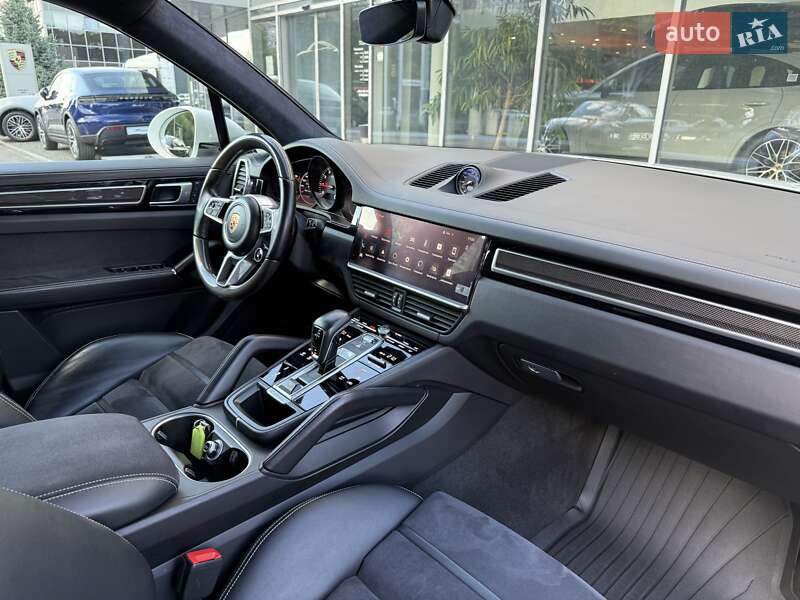 Внедорожник / Кроссовер Porsche Cayenne 2021 в Днепре