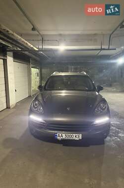 Внедорожник / Кроссовер Porsche Cayenne 2013 в 