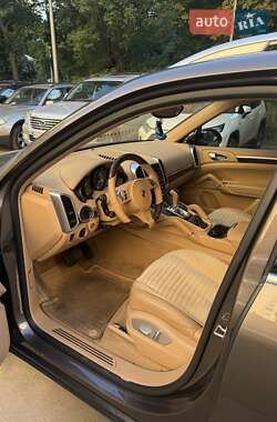Внедорожник / Кроссовер Porsche Cayenne 2013 в 