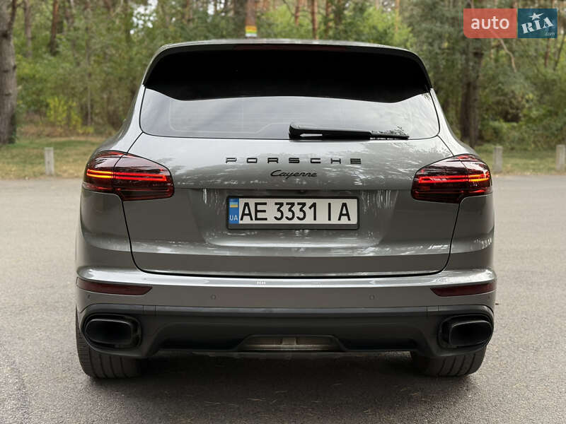 Внедорожник / Кроссовер Porsche Cayenne 2015 в Новомосковске