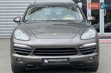 Позашляховик / Кросовер Porsche Cayenne 2012 в 