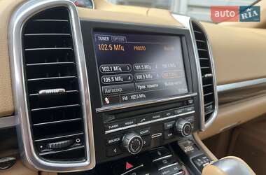 Позашляховик / Кросовер Porsche Cayenne 2012 в 