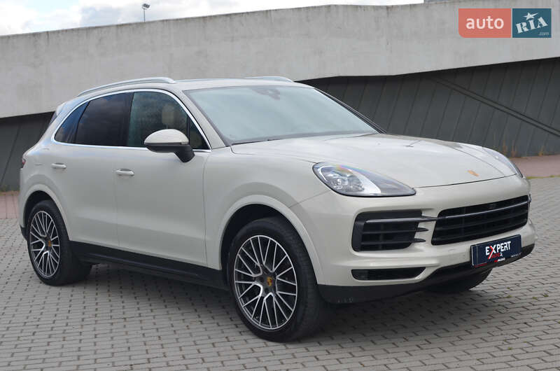 Porsche Cayenne 2021