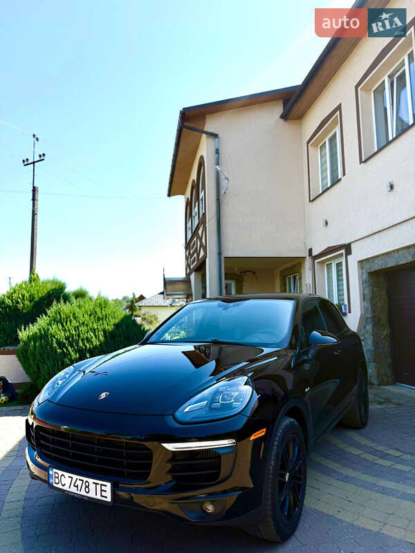 Позашляховик / Кросовер Porsche Cayenne 2014 в Івано-Франківську