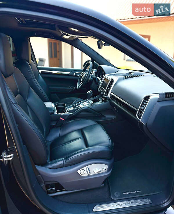 Позашляховик / Кросовер Porsche Cayenne 2014 в Івано-Франківську
