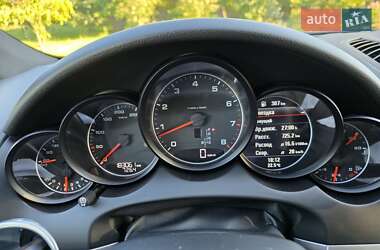 Внедорожник / Кроссовер Porsche Cayenne 2013 в 