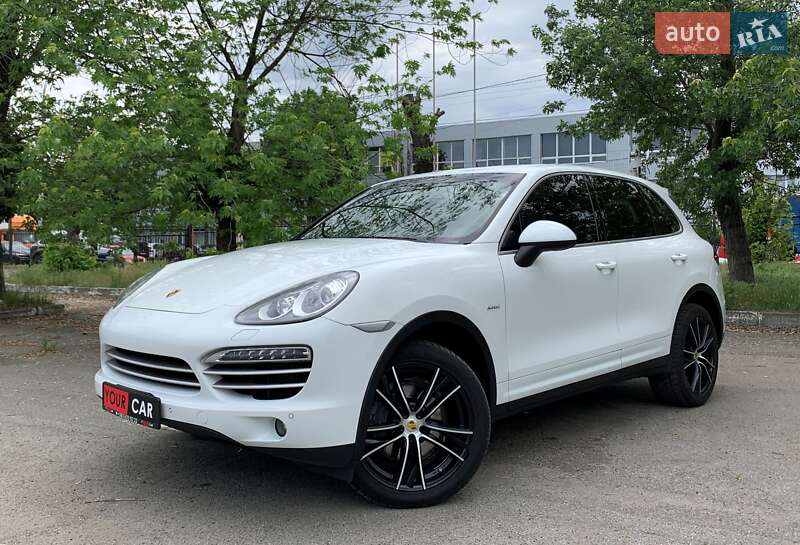 Позашляховик / Кросовер Porsche Cayenne 2014 в Києві