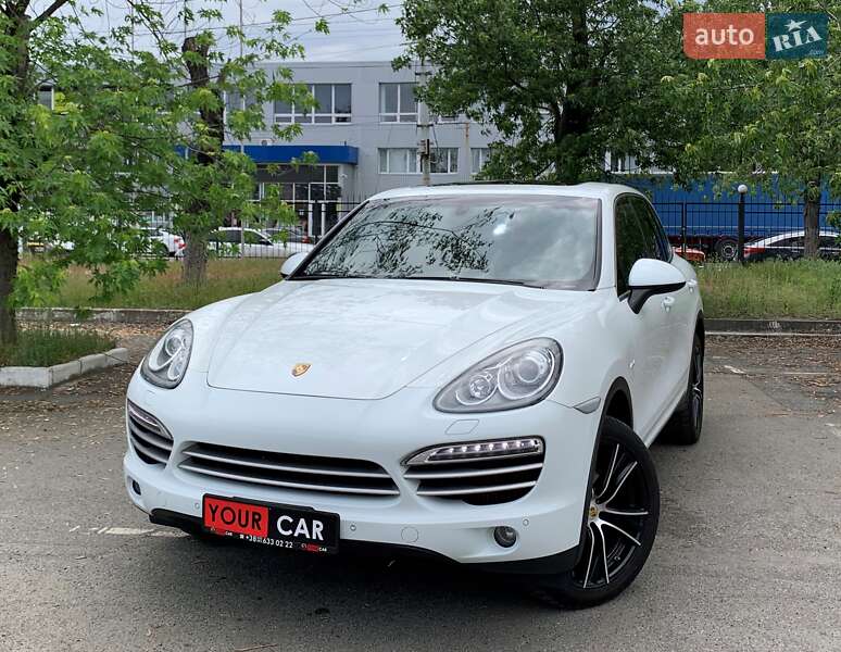 Позашляховик / Кросовер Porsche Cayenne 2014 в Києві
