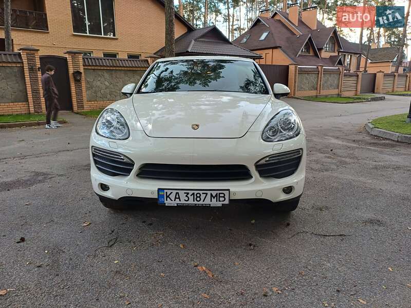 Позашляховик / Кросовер Porsche Cayenne 2011 в Чернігові