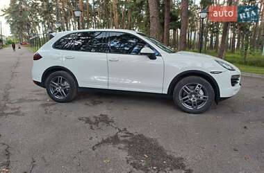 Внедорожник / Кроссовер Porsche Cayenne 2011 в 