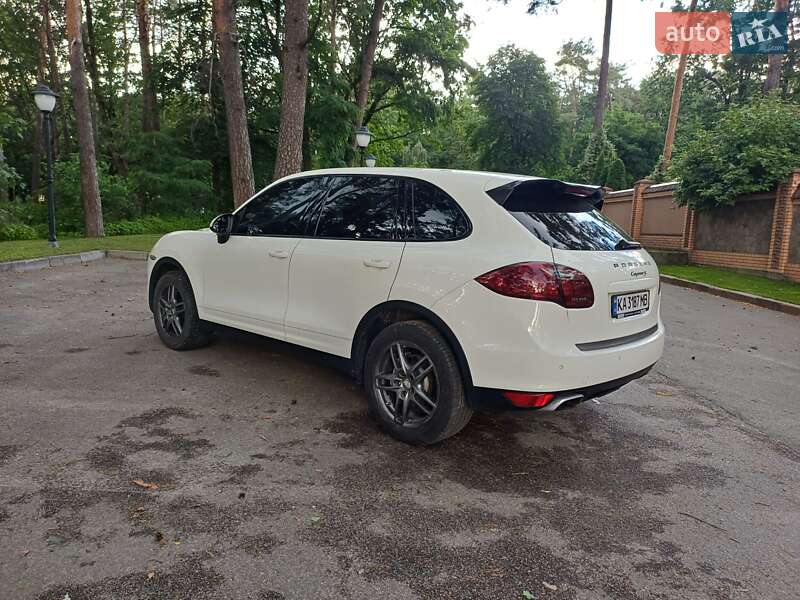 Позашляховик / Кросовер Porsche Cayenne 2011 в Чернігові