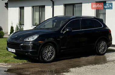 Внедорожник / Кроссовер Porsche Cayenne 2011 в 