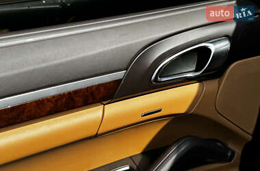Внедорожник / Кроссовер Porsche Cayenne 2011 в 