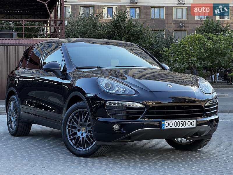 Внедорожник / Кроссовер Porsche Cayenne 2012 в Одессе