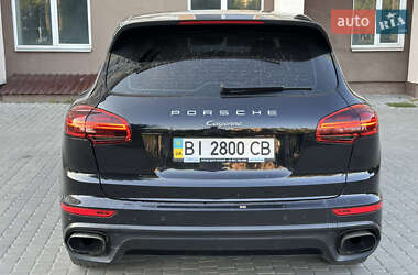 Внедорожник / Кроссовер Porsche Cayenne 2015 в 