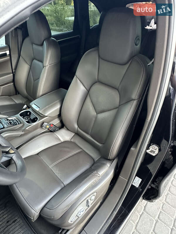 Внедорожник / Кроссовер Porsche Cayenne 2015 в Полтаве фото 14 Внедорожник / Кроссовер Porsche Cayenne 2015 в Полтаве