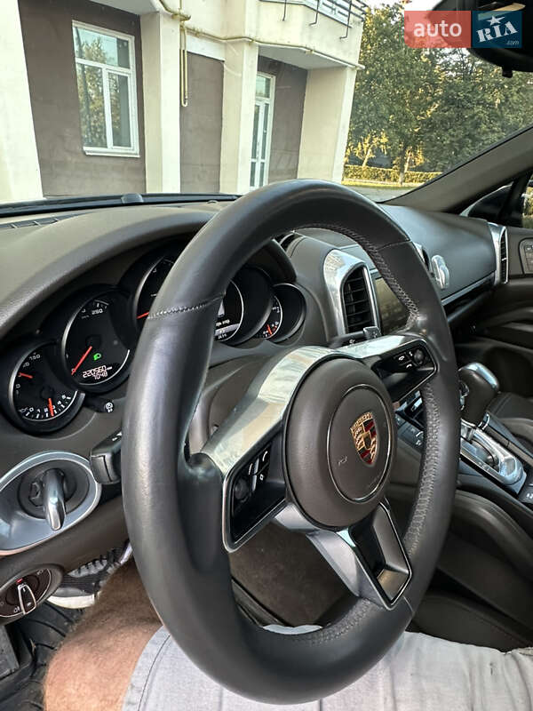 Внедорожник / Кроссовер Porsche Cayenne 2015 в Полтаве фото 15 Внедорожник / Кроссовер Porsche Cayenne 2015 в Полтаве