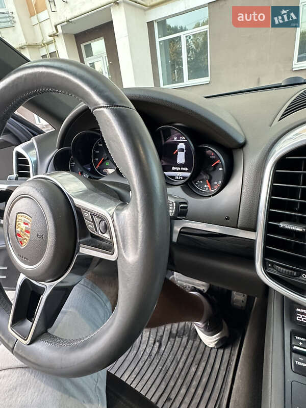 Внедорожник / Кроссовер Porsche Cayenne 2015 в Полтаве фото 16 Внедорожник / Кроссовер Porsche Cayenne 2015 в Полтаве