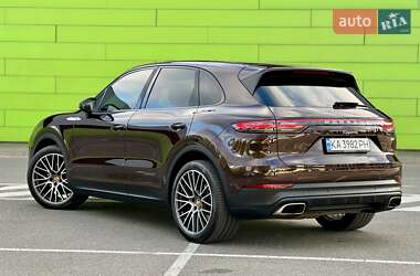 Внедорожник / Кроссовер Porsche Cayenne 2018 в 
