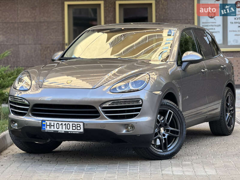 Внедорожник / Кроссовер Porsche Cayenne 2013 в 