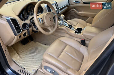 Внедорожник / Кроссовер Porsche Cayenne 2013 в 