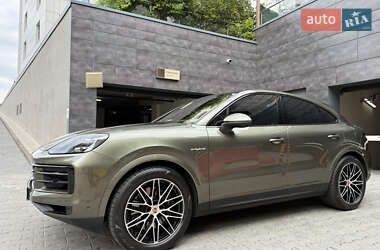 Внедорожник / Кроссовер Porsche Cayenne 2023 в 
