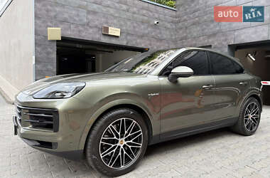 Внедорожник / Кроссовер Porsche Cayenne 2023 в 