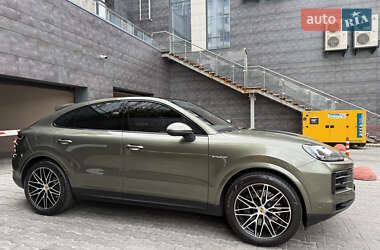 Внедорожник / Кроссовер Porsche Cayenne 2023 в 