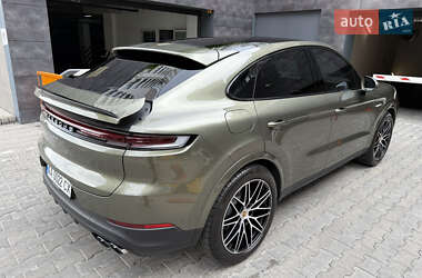 Внедорожник / Кроссовер Porsche Cayenne 2023 в 