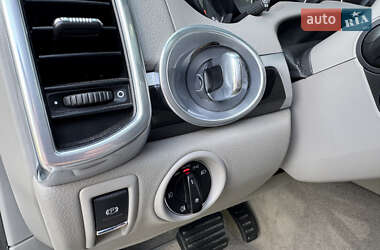 Внедорожник / Кроссовер Porsche Cayenne 2013 в 