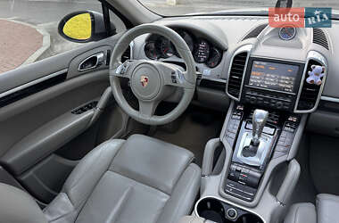 Внедорожник / Кроссовер Porsche Cayenne 2013 в 